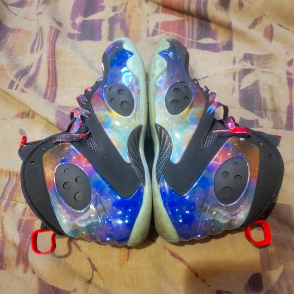 Sneakers - Picture 2 of 5